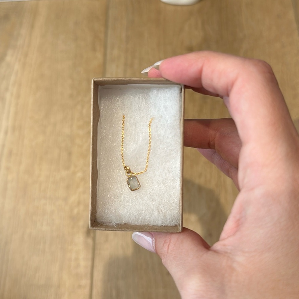 NEVER WORN Gem necklace